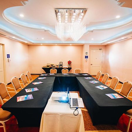 Hilton Garden Inn Тустла-Ґутьєррес Екстер'єр фото