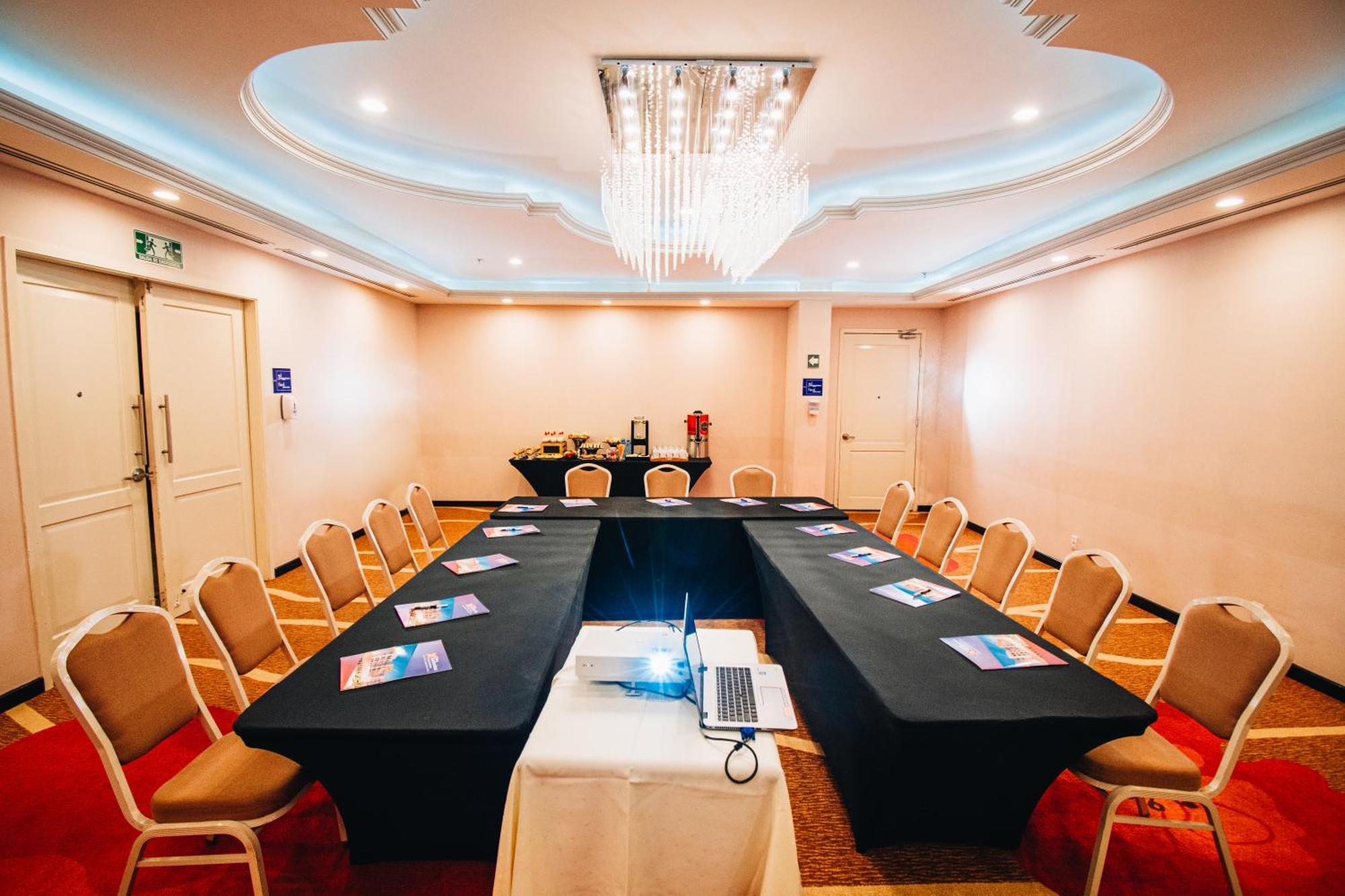 Hilton Garden Inn Тустла-Ґутьєррес Екстер'єр фото